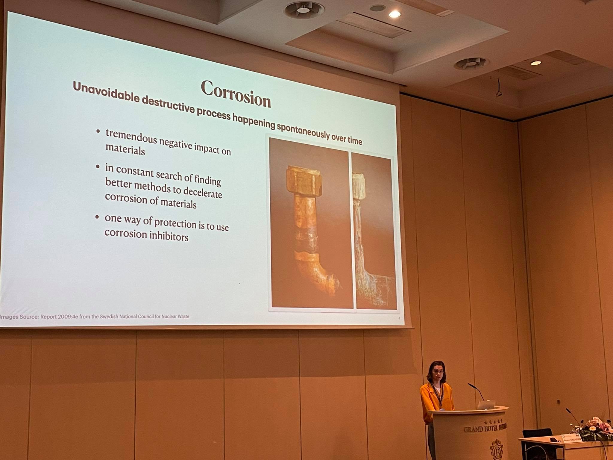 A photo from a lecture at the Slovenian Chemical Days 2021.